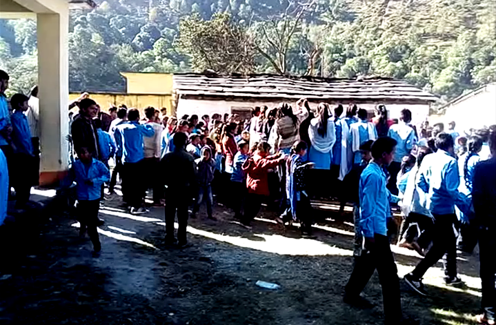 नेपालमै नेपाली पढाउने शिक्षकको अभाव, विद्यार्थीले गरे आन्दोलन